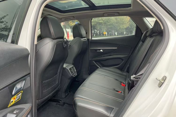 标致4008 2019款 360THP 尝先版中控内饰7004