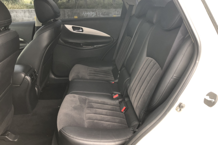 英菲尼迪QX50 2015款 2.5L 舒适版中控内饰7003