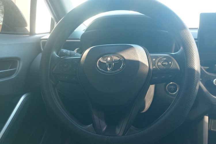 丰田 卡罗拉锐放 2024款 2.0L 智能电混双擎 先锋版中控内饰7002