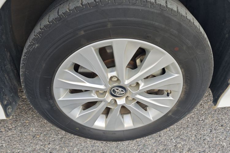 丰田 卡罗拉 2019款 1.2T S-CVT GL先锋版车身外观6007