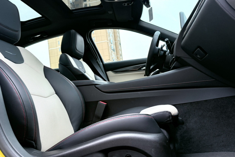 凯迪拉克CT5 2024款 28T 铂金型中控内饰7013