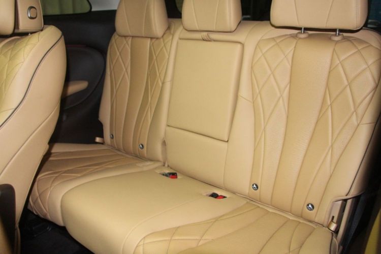 腾势D9 2024款 DM-i 980 四驱尊荣型中控内饰7008