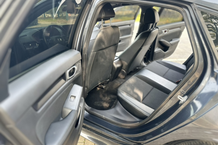 本田 思域 2022款 240TURBO CVT燃动版中控内饰7003