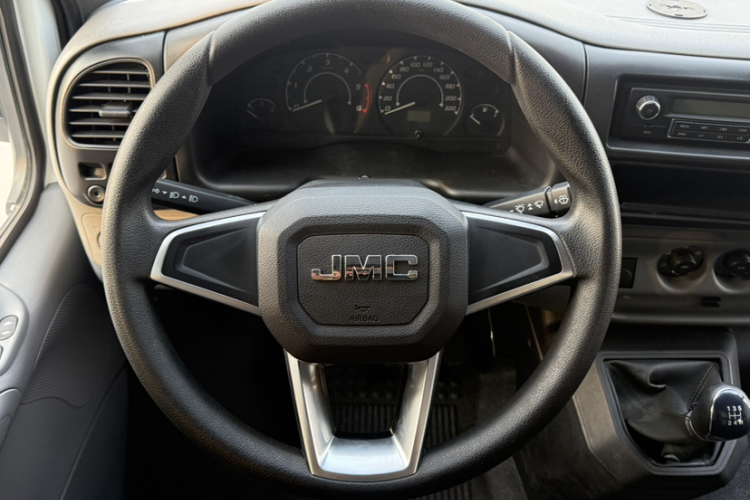 江铃 特顺 2019款 2.8T商运型短轴中顶6座国VI JX493局部细节13