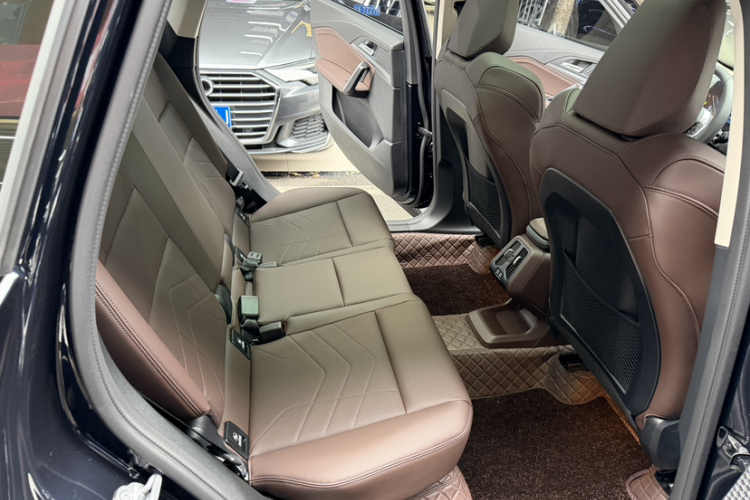 宝马X1 2023款 sDrive25Li M运动套装中控内饰7012