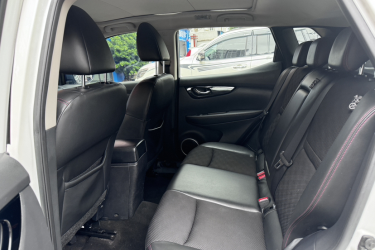 日产 逍客 2017款 2.0L CVT豪华版 国V中控内饰7003