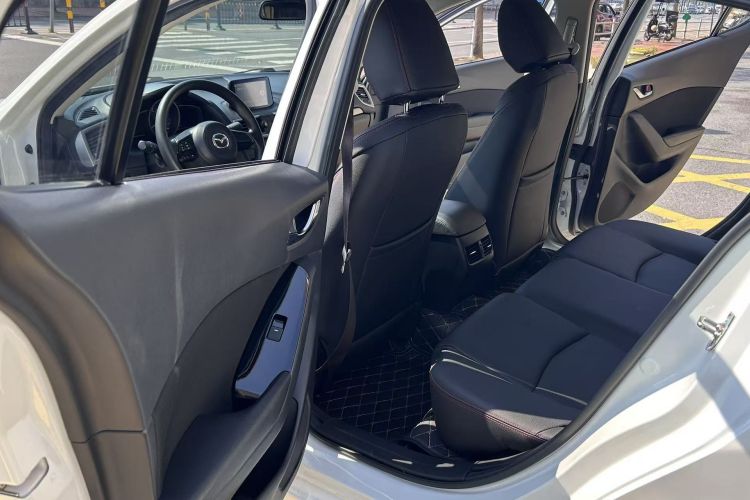 马自达3 昂克赛拉 2019款 云控版 三厢 1.5L 自动豪华型 国VI中控内饰7003