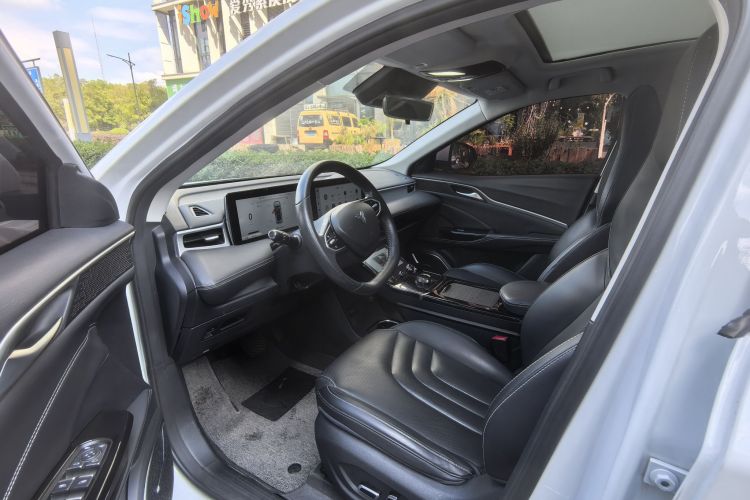 哪吒汽车 哪吒U 2022款 智500 磷酸铁锂中控内饰7002