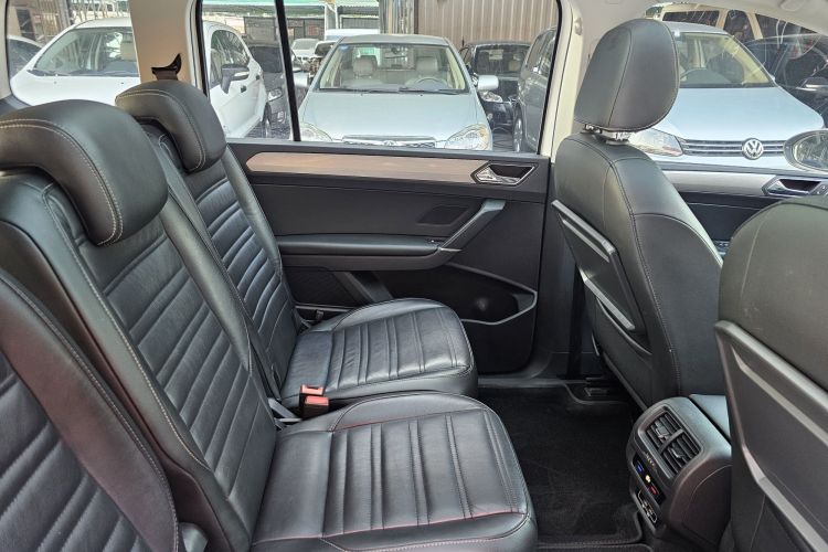 大众 2018款 途安L 280TSI DSG拓界版 7座 国V中控内饰7010