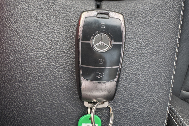 奔驰C级 2021款 C 200 L 时尚型运动版中控内饰7002