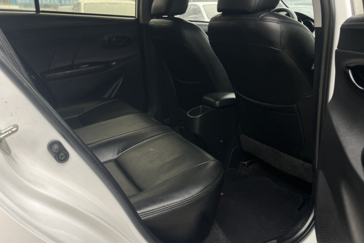 丰田 YARiS L 致炫 2019款 1.5E CVT魅动版 国VI中控内饰7005