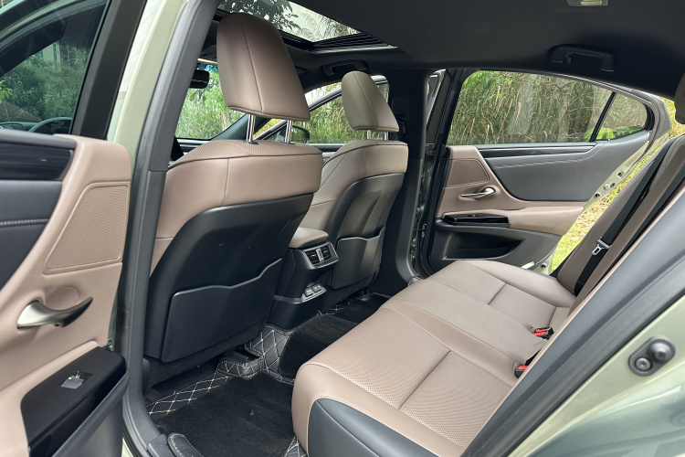 雷克萨斯ES 2021款 200 卓越版中控内饰7004