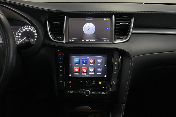 英菲尼迪QX50 2018款 2.0T 两驱时尚版中控内饰7005