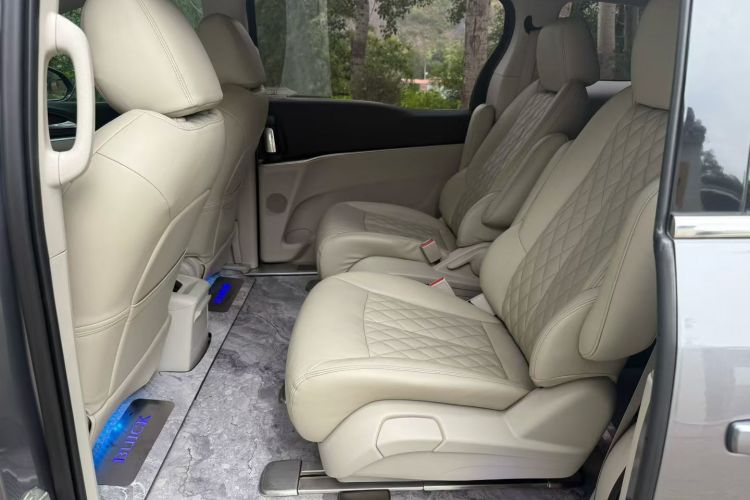 别克GL8 2021款 陆上公务舱 652T 舒适型中控内饰7003