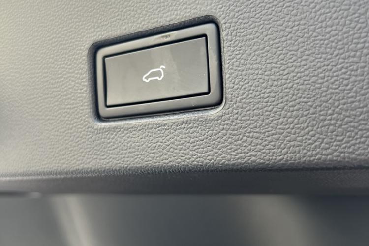 大众 T-ROC探歌 2024款 300TSI DSG两驱辰光版局部细节9005