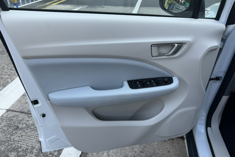 零跑汽车 零跑T03 2024款 310舒享版中控内饰7003