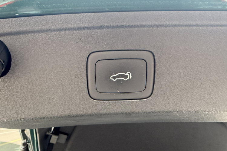 名爵 MG7 2023款 2.0T 自动猎美奢享版中控内饰7001