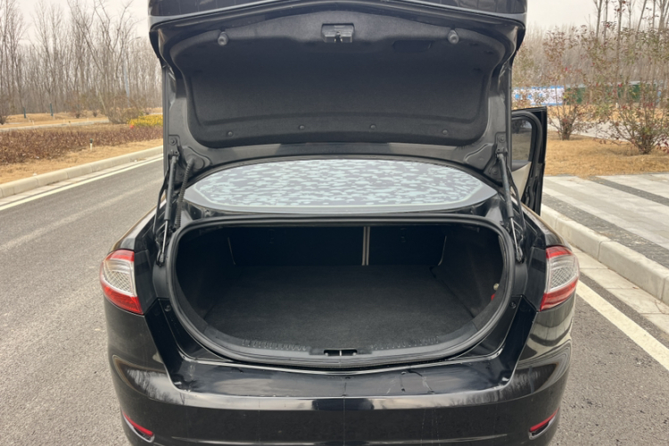 福特 蒙迪欧-致胜 2011款 2.3L 时尚型局部细节23