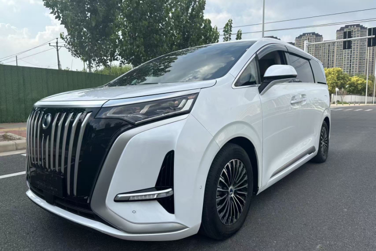 腾势D9 2022款 EV 600 四驱旗舰型车身外观1