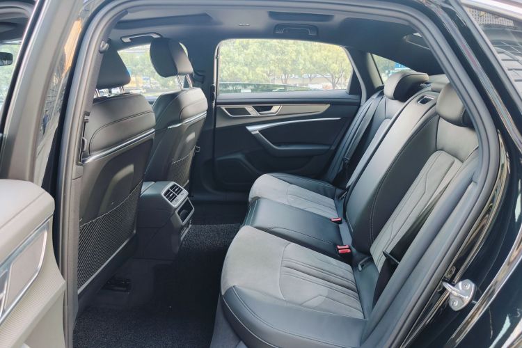 奥迪A6L 2024款 45 TFSI 臻选动感型中控内饰7005
