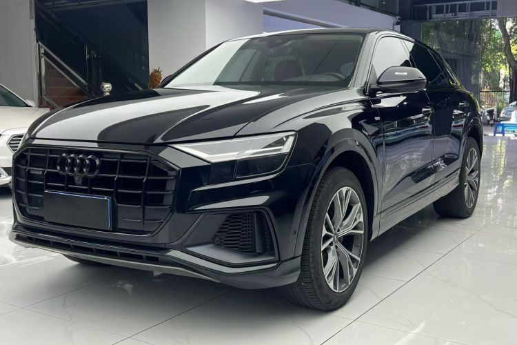 奥迪Q8 2021款 55 TFSI 豪华动感型车身外观1
