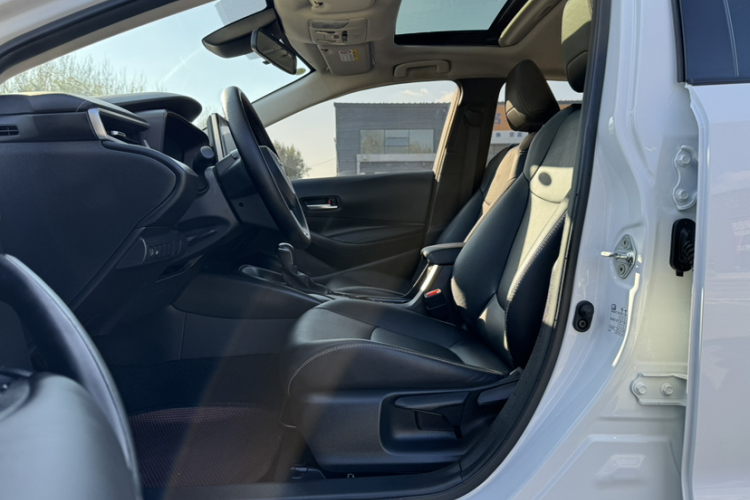 丰田 卡罗拉 2019款 1.2T S-CVT GL-i豪华版中控内饰7005