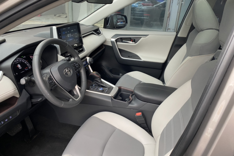 丰田 RAV4荣放 2020款 2.0L CVT四驱尊贵版中控内饰7002