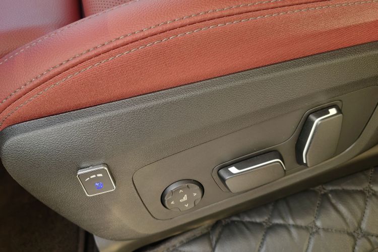 宝马X3 2023款 改款 xDrive30i 领先型 M曜夜套装中控内饰7013