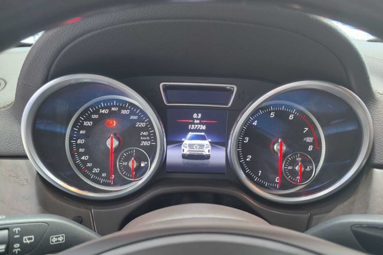 奔驰GLS 2018款 GLS 400 4MATIC豪华型中控内饰15