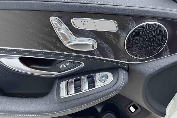 奔驰C级 2015款 改款 C 200 L 运动型中控内饰7011