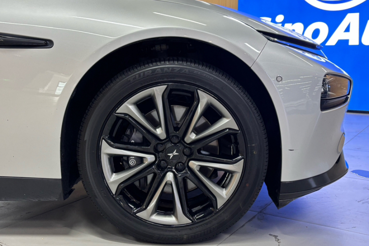 小鹏P7 2020款 670N车身外观6009