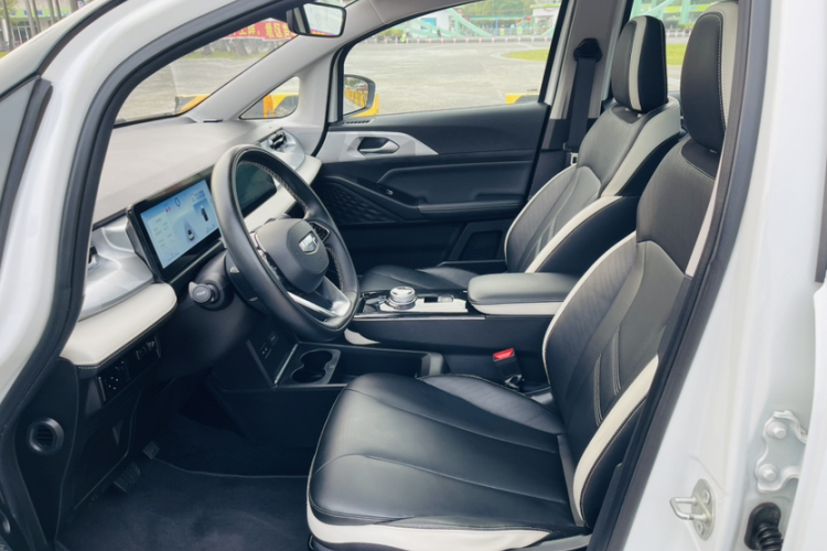 吉利几何E萤火虫 2022款 401KM 霹雳虎 5座中控内饰7002