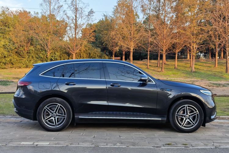 奔驰EQC 2022款 改款 EQC 400 4MATIC车身外观6009