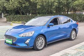 福特 福克斯 2020款 三厢 EcoBoost 180 自动锋耀型