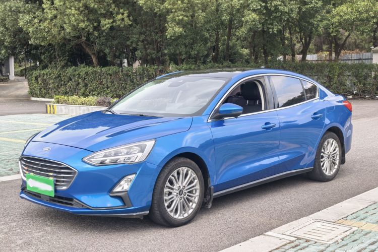 福特 福克斯 2020款 三厢 EcoBoost 180 自动锋耀型车身外观1