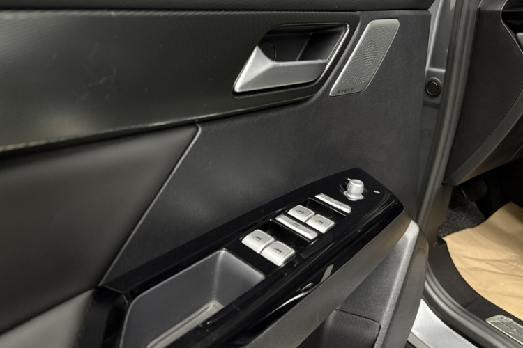 小鹏G3 2021款 G3i 460G中控内饰7006