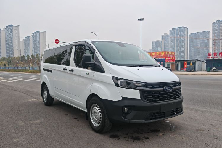 福特 全顺 2023款 2.0T柴油手动多功能商用车中轴低顶5/6座车身外观6002
