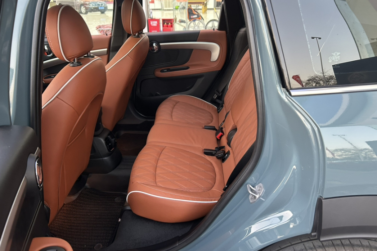 MINI Countryman 2023款 改款二 2.0T COOPER S ALL4 鉴赏家中控内饰7004