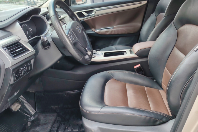 吉利汽车 帝豪GL 2017款 1.3T DCT尊贵型中控内饰7007