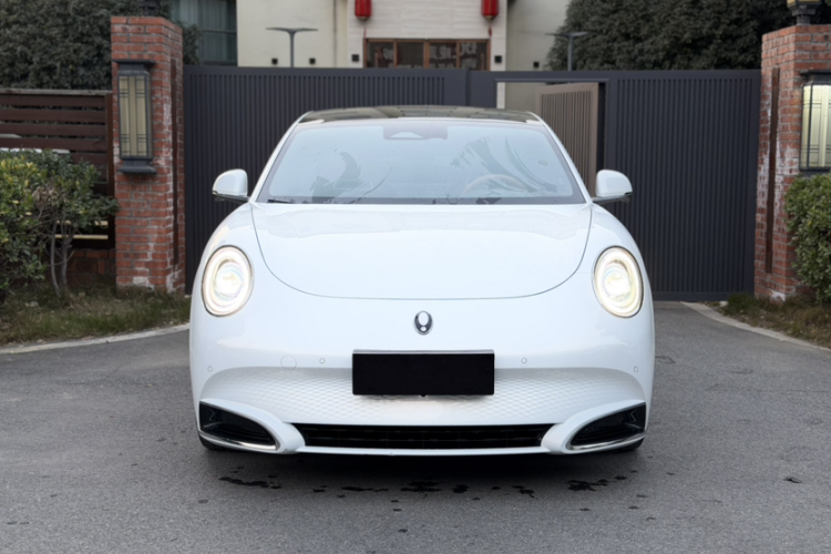 欧拉闪电猫 2022款 555km 尊贵版车身外观6005