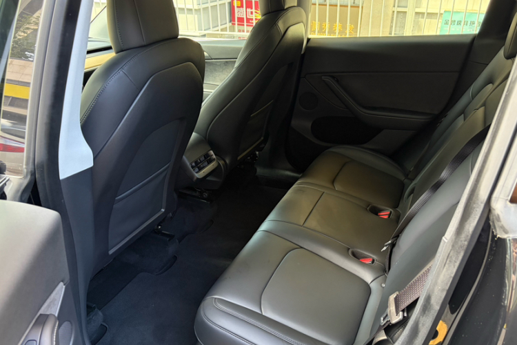 特斯拉 Model Y 2022款 后轮驱动版中控内饰7006