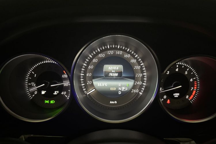 奔驰CLS 2016款 CLS 260 逸彩版中控内饰15