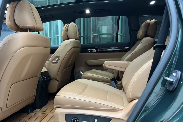 理想汽车 理想ONE 2021款 增程6座版中控内饰7004