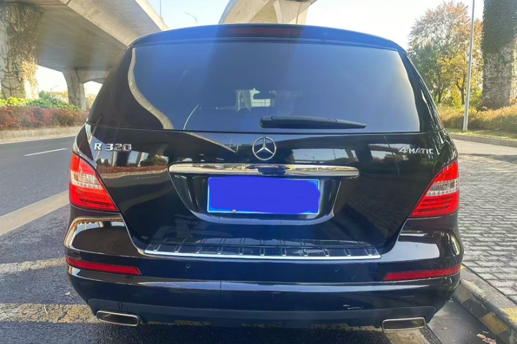 奔驰R级 2017款 R 320 4MATIC 商务型臻藏版车身外观6004