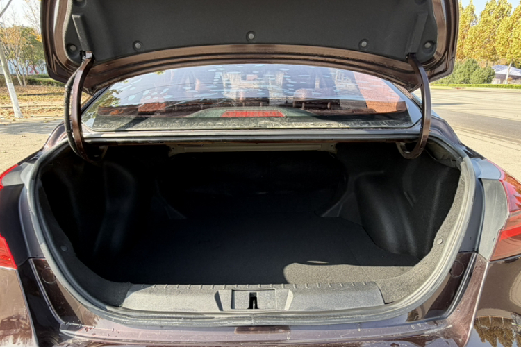 吉利汽车 帝豪 2018款 1.5L 手动向上互联版局部细节23