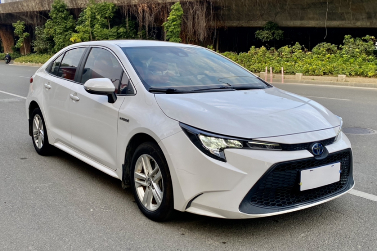 丰田 雷凌 2022款 双擎 1.8H E-CVT领先版车身外观6001