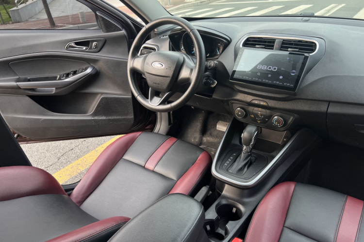 福特 福睿斯 2019款 改款 1.5L 自动质享型 国VI中控内饰7001