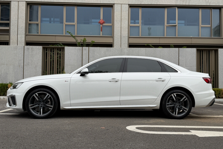 奥迪A4L 2022款 40 TFSI 时尚动感型车身外观6002