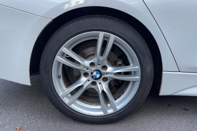 宝马3系 2017款 320Li M运动型车身外观6010