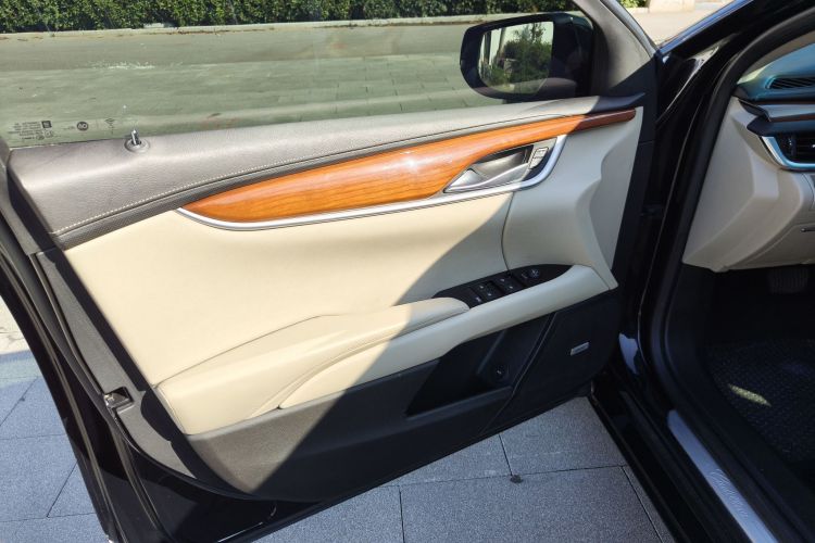 凯迪拉克XTS 2018款 28T 精英型中控内饰7008